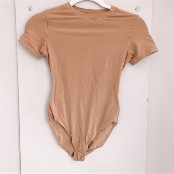 NWT SKIMS fits everybody tshirt bodysuit - Picture 4 of 6